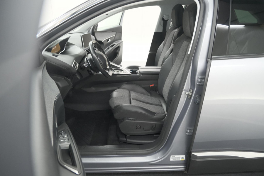 Peugeot 3008 PureTech 130 EAT8 Crossway | Trekhaak | Camera | Dodehoekdetectie | Stoelverwarming | Apple Carplay