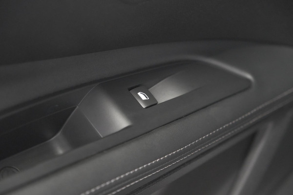 Peugeot 3008 PureTech 130 EAT8 Crossway | Trekhaak | Camera | Dodehoekdetectie | Stoelverwarming | Apple Carplay