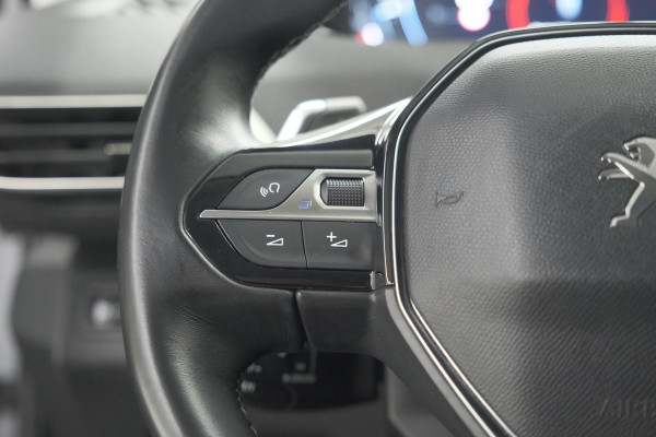 Peugeot 3008 PureTech 130 EAT8 Crossway | Trekhaak | Camera | Dodehoekdetectie | Stoelverwarming | Apple Carplay