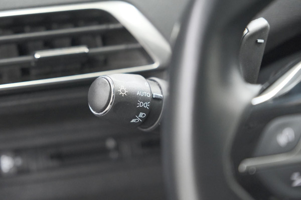 Peugeot 3008 PureTech 130 EAT8 Crossway | Trekhaak | Camera | Dodehoekdetectie | Stoelverwarming | Apple Carplay