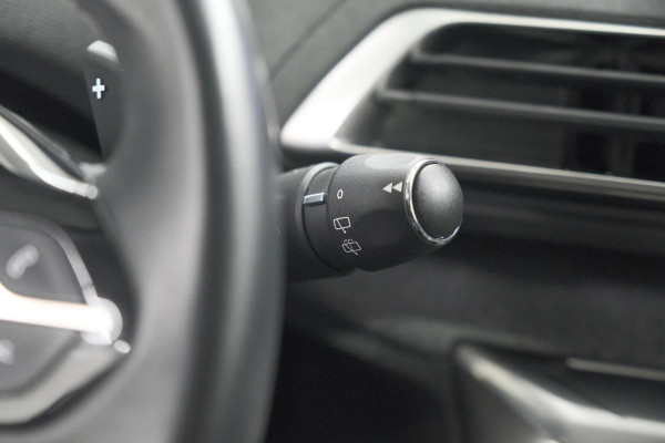 Peugeot 3008 PureTech 130 EAT8 Crossway | Trekhaak | Camera | Dodehoekdetectie | Stoelverwarming | Apple Carplay