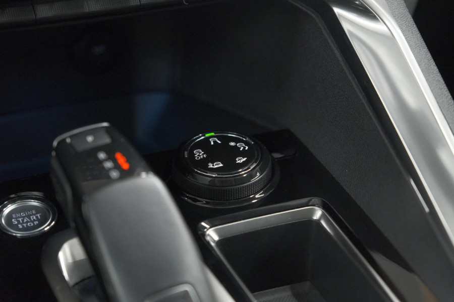 Peugeot 3008 PureTech 130 EAT8 Crossway | Trekhaak | Camera | Dodehoekdetectie | Stoelverwarming | Apple Carplay