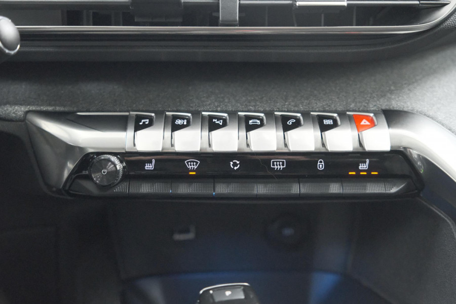 Peugeot 3008 PureTech 130 EAT8 Crossway | Trekhaak | Camera | Dodehoekdetectie | Stoelverwarming | Apple Carplay
