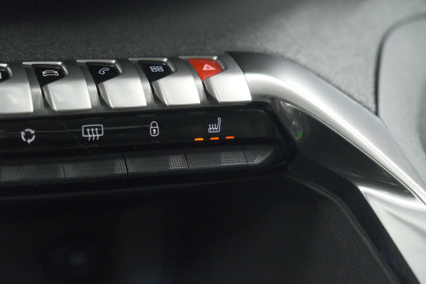 Peugeot 3008 PureTech 130 EAT8 Crossway | Trekhaak | Camera | Dodehoekdetectie | Stoelverwarming | Apple Carplay