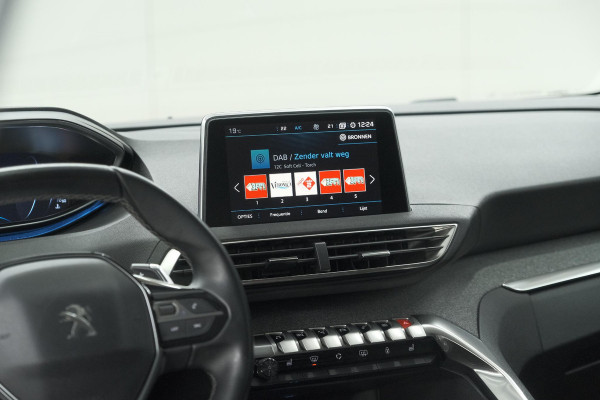 Peugeot 3008 PureTech 130 EAT8 Crossway | Trekhaak | Camera | Dodehoekdetectie | Stoelverwarming | Apple Carplay