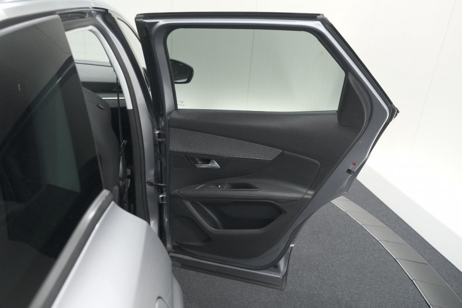 Peugeot 3008 PureTech 130 EAT8 Crossway | Trekhaak | Camera | Dodehoekdetectie | Stoelverwarming | Apple Carplay