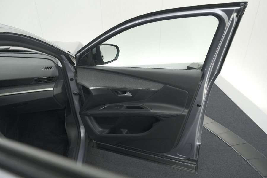 Peugeot 3008 PureTech 130 EAT8 Crossway | Trekhaak | Camera | Dodehoekdetectie | Stoelverwarming | Apple Carplay