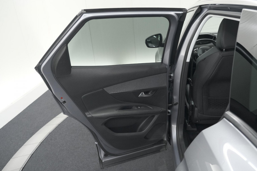 Peugeot 3008 PureTech 130 EAT8 Crossway | Trekhaak | Camera | Dodehoekdetectie | Stoelverwarming | Apple Carplay
