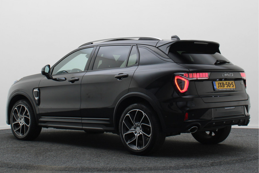 Lynk & Co 01 1.5 360° Camera, Panoramadak, ACC, Apple Carplay, Verwarmd Stuurwiel, 20''