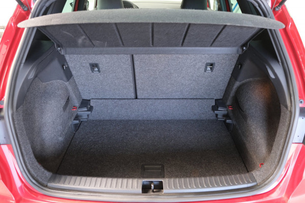 Seat Arona 1.0 TSI FR Business Intense Plus - N.A.P. Airco, Navi, Carplay, Camera, Virtual Cockpit, Trekhaak.