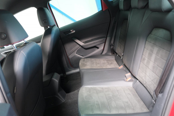 Seat Arona 1.0 TSI FR Business Intense Plus - N.A.P. Airco, Navi, Carplay, Camera, Virtual Cockpit, Trekhaak.