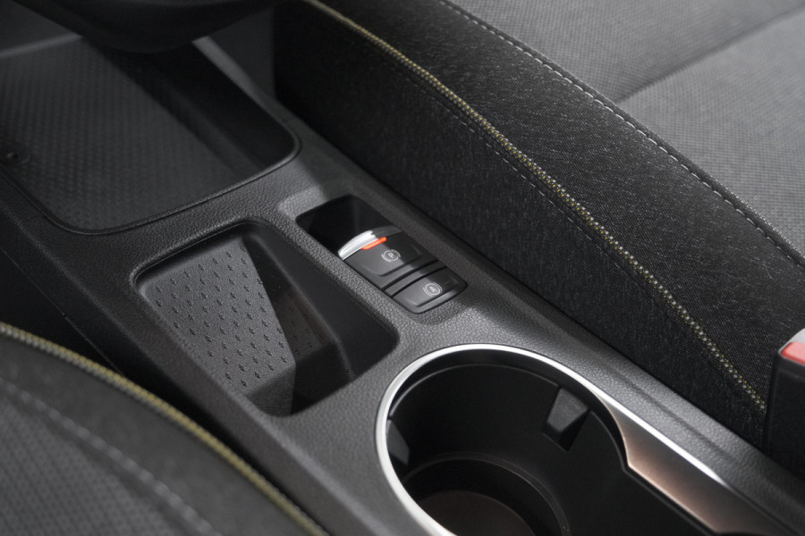 Renault Captur 1.8 E-Tech full hybrid 160 techno | Camera | Winterpakket | Adaptieve Cruise Control | Apple Carplay