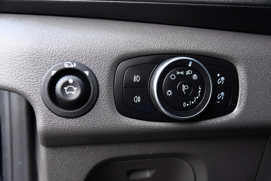 Ford Transit 350 2.0 TDCI L2H2 Limited Black Edition Camera, Cruise, Carplay, Xenon, 185pk, Trekhaak, Multimedia, Stoelverwarming, Uniek!