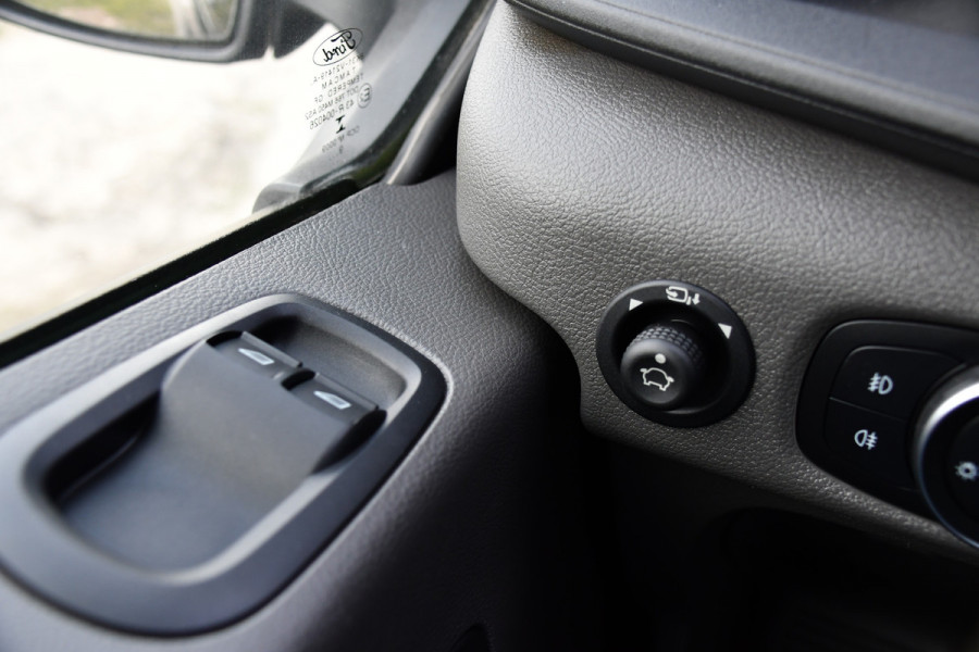 Ford Transit 350 2.0 TDCI L2H2 Limited Black Edition Camera, Cruise, Carplay, Xenon, 185pk, Trekhaak, Multimedia, Stoelverwarming, Uniek!