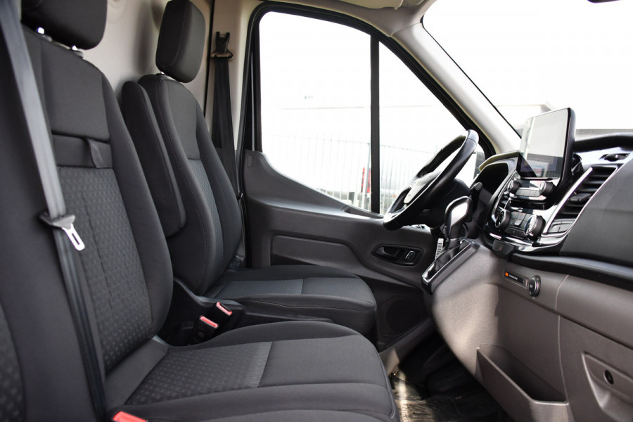 Ford Transit 350 2.0 TDCI L2H2 Limited Black Edition Camera, Cruise, Carplay, Xenon, 185pk, Trekhaak, Multimedia, Stoelverwarming, Uniek!