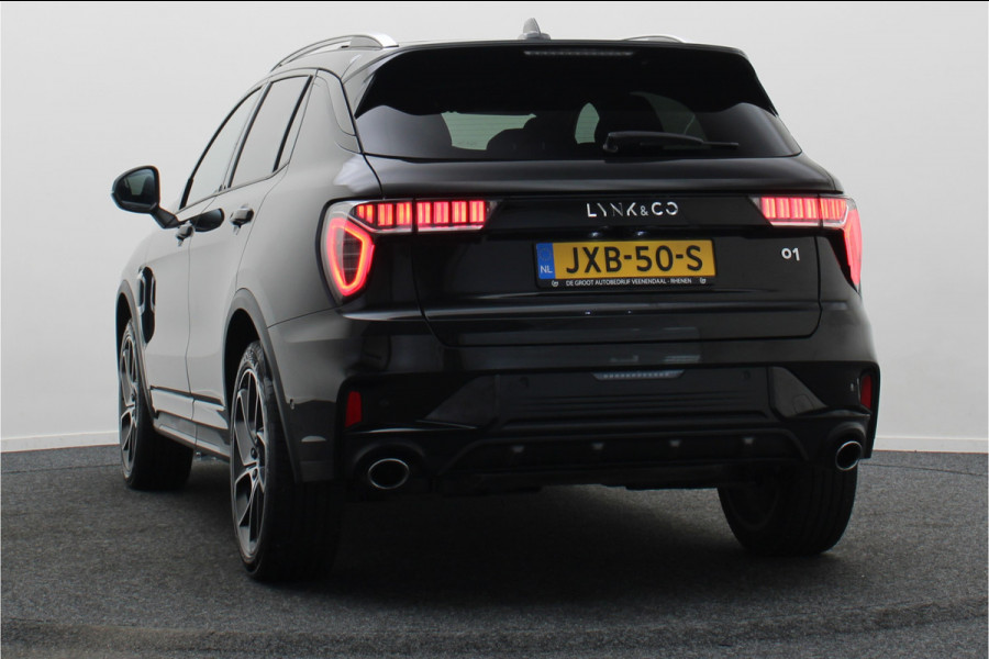 Lynk & Co 01 1.5 360° Camera, Panoramadak, ACC, Apple Carplay, Verwarmd Stuurwiel, 20''