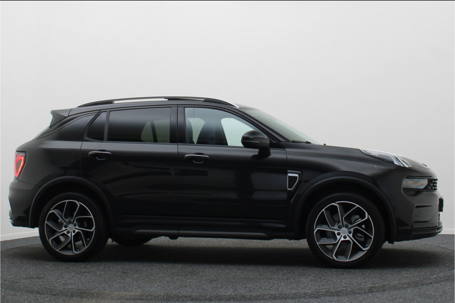 Lynk & Co 01 1.5 360° Camera, Panoramadak, ACC, Apple Carplay, Verwarmd Stuurwiel, 20''