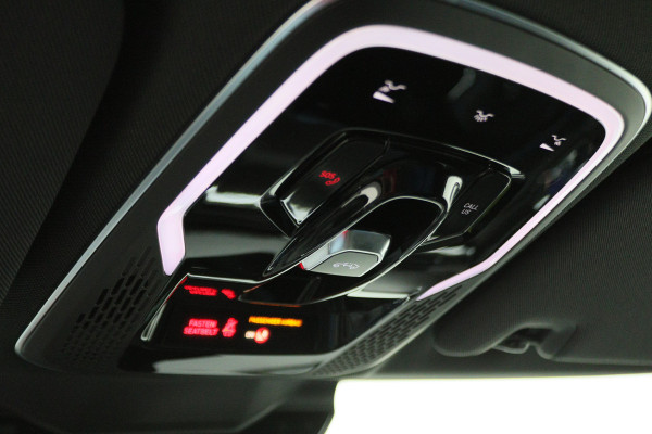 Lynk & Co 01 1.5 360° Camera, Panoramadak, ACC, Apple Carplay, Verwarmd Stuurwiel, 20''