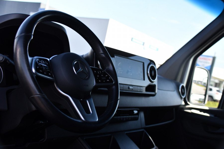 Mercedes-Benz Sprinter 319 V6 3.0 CDI L3H2 PB Edition Adaptieve Cruise, 360 Camera, Carplay, LED, Stoelverwarming, Multimedia, 10,5'' Mbux,