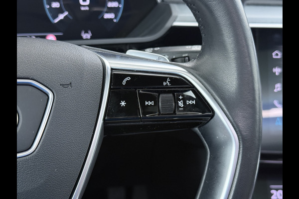 Audi e-tron 55 408pk BOMVOL Pano-Dak Elektr.Sp.Stoel+Leer+Mem. Quattro 95kWh Trekhaak Adap.Cruise Matrix Led 360°Camera Apple Carplay Androi SOH 96% Elek.Achterklep  AWD 4WD 1.800KG Trekgewicht 1e Eigenaar Origineel Nederlandse Auto Zeer complete Audi 55 E-tron