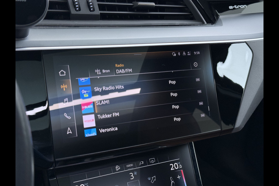 Audi e-tron 55 408pk BOMVOL Pano-Dak Elektr.Sp.Stoel+Leer+Mem. Quattro 95kWh Trekhaak Adap.Cruise Matrix Led 360°Camera Apple Carplay Androi SOH 96% Elek.Achterklep  AWD 4WD 1.800KG Trekgewicht 1e Eigenaar Origineel Nederlandse Auto Zeer complete Audi 55 E-tron