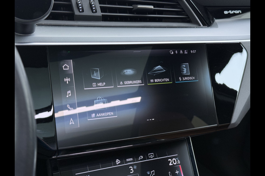 Audi e-tron 55 408pk BOMVOL Pano-Dak Elektr.Sp.Stoel+Leer+Mem. Quattro 95kWh Trekhaak Adap.Cruise Matrix Led 360°Camera Apple Carplay Androi SOH 96% Elek.Achterklep  AWD 4WD 1.800KG Trekgewicht 1e Eigenaar Origineel Nederlandse Auto Zeer complete Audi 55 E-tron