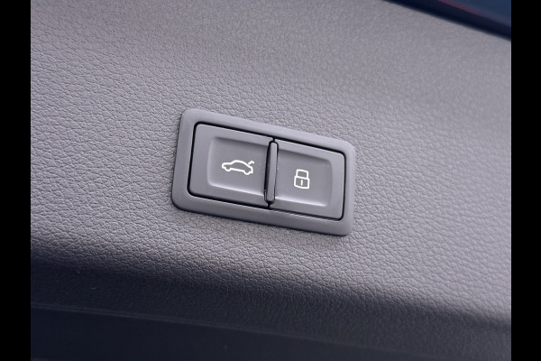 Audi e-tron 55 408pk BOMVOL Pano-Dak Elektr.Sp.Stoel+Leer+Mem. Quattro 95kWh Trekhaak Adap.Cruise Matrix Led 360°Camera Apple Carplay Androi SOH 96% Elek.Achterklep  AWD 4WD 1.800KG Trekgewicht 1e Eigenaar Origineel Nederlandse Auto Zeer complete Audi 55 E-tron