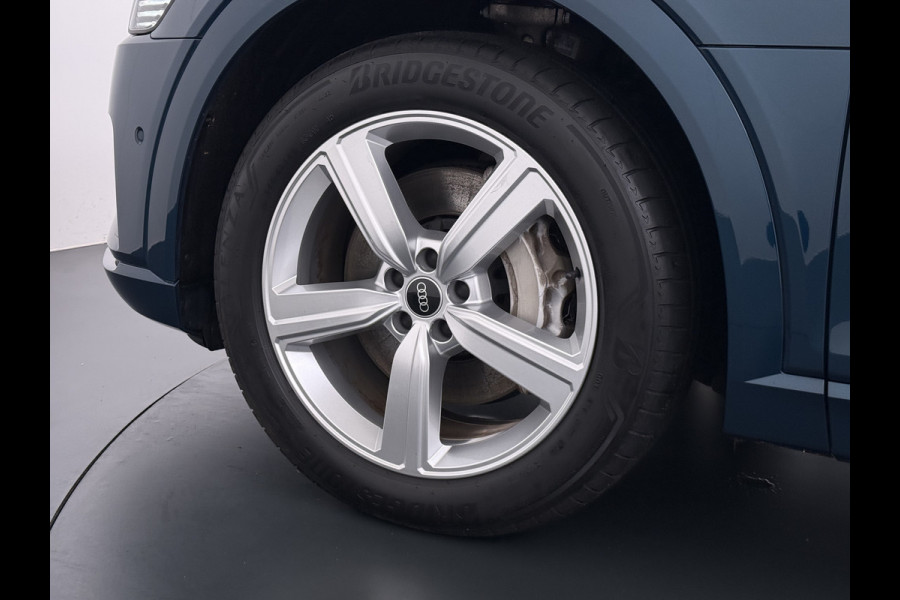 Audi e-tron 55 408pk BOMVOL Pano-Dak Elektr.Sp.Stoel+Leer+Mem. Quattro 95kWh Trekhaak Adap.Cruise Matrix Led 360°Camera Apple Carplay Androi SOH 96% Elek.Achterklep  AWD 4WD 1.800KG Trekgewicht 1e Eigenaar Origineel Nederlandse Auto Zeer complete Audi 55 E-tron