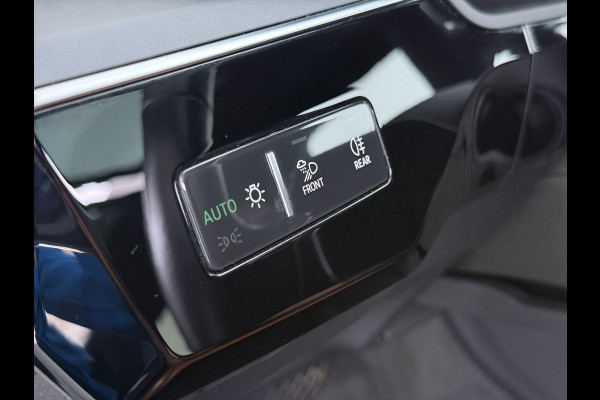 Audi e-tron 55 408pk BOMVOL Pano-Dak Elektr.Sp.Stoel+Leer+Mem. Quattro 95kWh Trekhaak Adap.Cruise Matrix Led 360°Camera Apple Carplay Androi SOH 96% Elek.Achterklep  AWD 4WD 1.800KG Trekgewicht 1e Eigenaar Origineel Nederlandse Auto Zeer complete Audi 55 E-tron