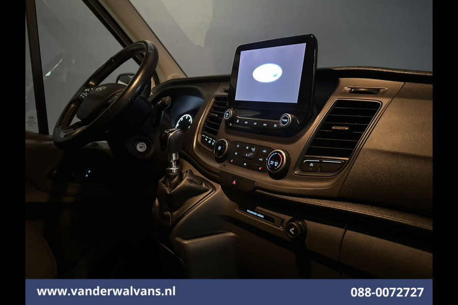 Ford Transit 2.0 TDCI 131pk L3H2 Euro6 *Rijklaar Direct Rijden* Airco | Camera | Navigatie | Apple Carplay | LED | Cruisecontrol Parkeersensoren, Stoelverwarming, Verwarmde voorruit, Bijrijdersbank, 2500kg trekvermogen