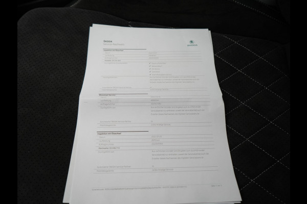 Škoda Superb Combi 1.4 TSI iV Sportline Business Plug In Hybrid 218pk PHEV | Panodak | Adaptive Cruise | Camera | Canton Audio | Alcantara Sportstoelen Memory & Verwarmd | Sfeerverlichting | Apple Carplay | Crystal LED | Stuur Verwarmd | Navigatie | DAB |