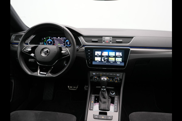 Škoda Superb Combi 1.4 TSI iV Sportline Business Plug In Hybrid 218pk PHEV | Panodak | Adaptive Cruise | Camera | Canton Audio | Alcantara Sportstoelen Memory & Verwarmd | Sfeerverlichting | Apple Carplay | Crystal LED | Stuur Verwarmd | Navigatie | DAB |