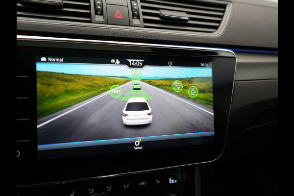 Škoda Superb Combi 1.4 TSI iV Sportline Business Plug In Hybrid 218pk PHEV | Panodak | Adaptive Cruise | Camera | Canton Audio | Alcantara Sportstoelen Memory & Verwarmd | Sfeerverlichting | Apple Carplay | Crystal LED | Stuur Verwarmd | Navigatie | DAB |