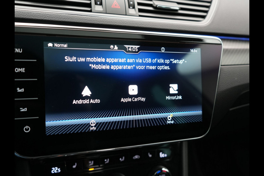 Škoda Superb Combi 1.4 TSI iV Sportline Business Plug In Hybrid 218pk PHEV | Panodak | Adaptive Cruise | Camera | Canton Audio | Alcantara Sportstoelen Memory & Verwarmd | Sfeerverlichting | Apple Carplay | Crystal LED | Stuur Verwarmd | Navigatie | DAB |