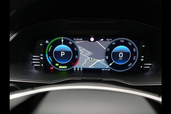 Škoda Superb Combi 1.4 TSI iV Sportline Business Plug In Hybrid 218pk PHEV | Panodak | Adaptive Cruise | Camera | Canton Audio | Alcantara Sportstoelen Memory & Verwarmd | Sfeerverlichting | Apple Carplay | Crystal LED | Stuur Verwarmd | Navigatie | DAB |