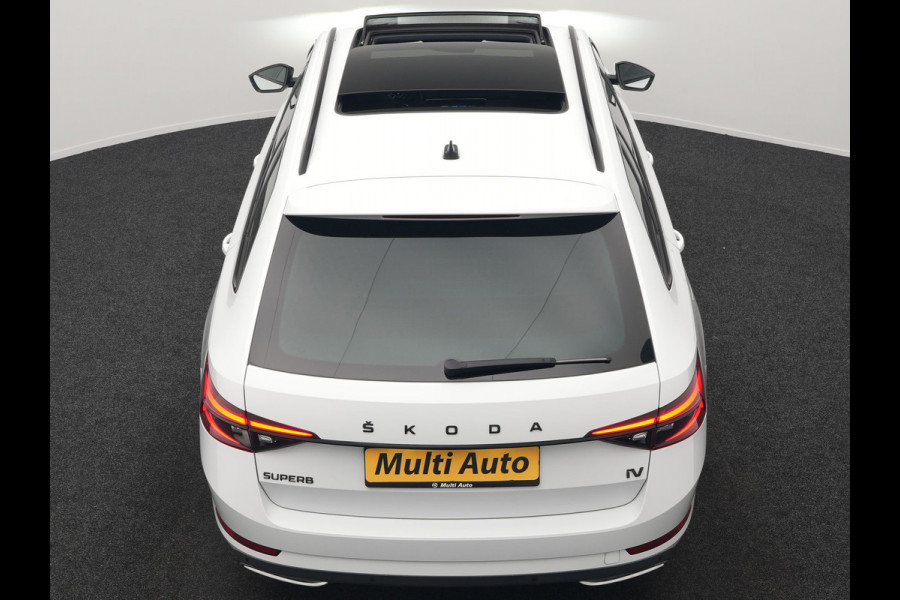 Škoda Superb Combi 1.4 TSI iV Sportline Business Plug In Hybrid 218pk PHEV | Panodak | Adaptive Cruise | Camera | Canton Audio | Alcantara Sportstoelen Memory & Verwarmd | Sfeerverlichting | Apple Carplay | Crystal LED | Stuur Verwarmd | Navigatie | DAB |