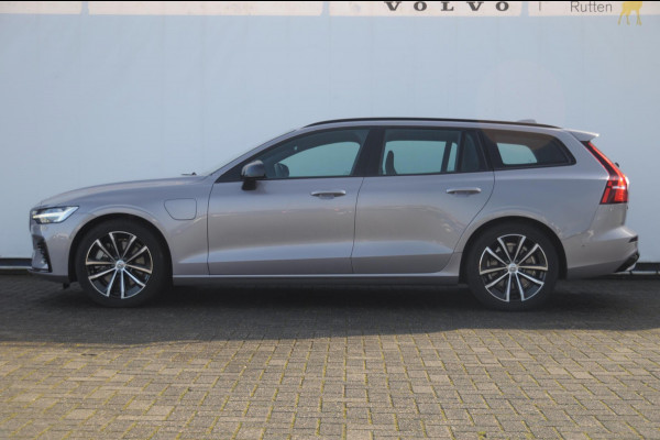 Volvo V60 T6 350PK Automaat AWD Plus Dark / Adaptive cruise control / Elektrische stoelen / Harman Kardon audio / Trekhaak / Pilot assist / BLIS / Stoel en stuur verwarming / Elektrische achterklep / Parkeersensoren met 360 camera / Google infotainment