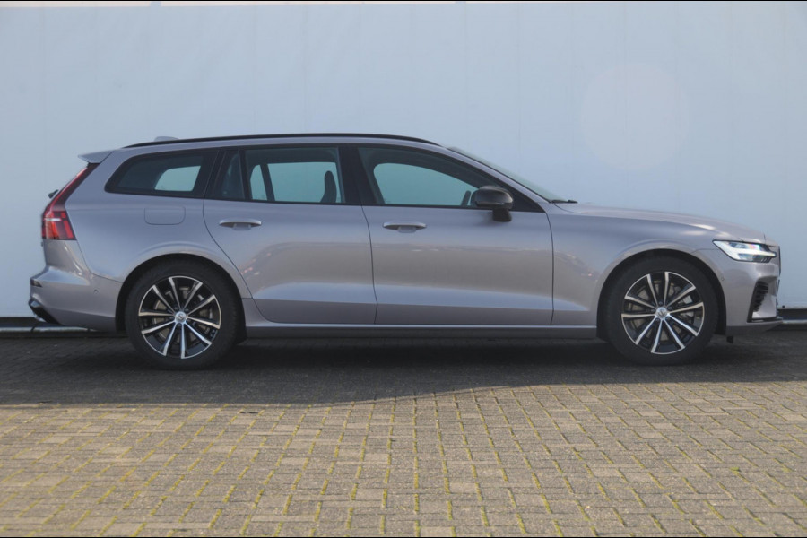Volvo V60 T6 350PK Automaat AWD Plus Dark / Adaptive cruise control / Elektrische stoelen / Harman Kardon audio / Trekhaak / Pilot assist / BLIS / Stoel en stuur verwarming / Elektrische achterklep / Parkeersensoren met 360 camera / Google infotainment