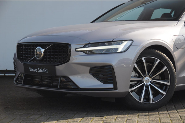 Volvo V60 T6 350PK Automaat AWD Plus Dark / Adaptive cruise control / Elektrische stoelen / Harman Kardon audio / Trekhaak / Pilot assist / BLIS / Stoel en stuur verwarming / Elektrische achterklep / Parkeersensoren met 360 camera / Google infotainment