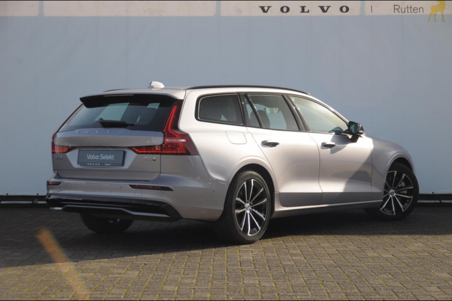 Volvo V60 T6 350PK Automaat AWD Plus Dark / Adaptive cruise control / Elektrische stoelen / Harman Kardon audio / Trekhaak / Pilot assist / BLIS / Stoel en stuur verwarming / Elektrische achterklep / Parkeersensoren met 360 camera / Google infotainment