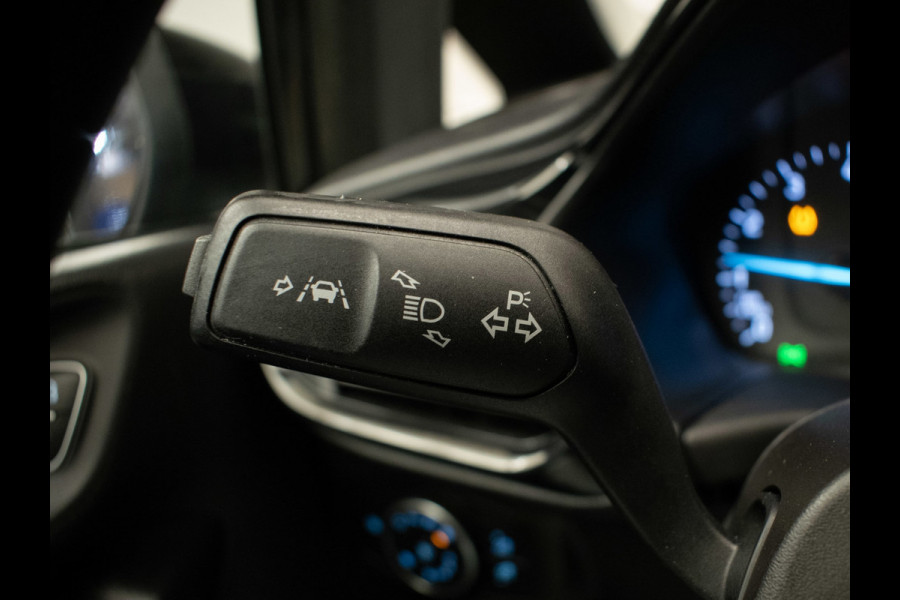 Ford Fiesta 1.1 Sport (APPLE CARPLAY,NAVI,LED,PDC,LANE ASSIST,DAB,BLUETOOTH,SPORTSTOELEN,LM VELGEN,NIEUWE APK,NETTE STAAT)