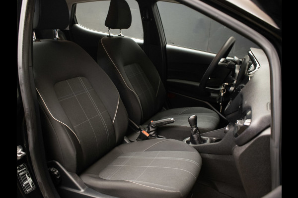 Ford Fiesta 1.1 Sport (APPLE CARPLAY,NAVI,LED,PDC,LANE ASSIST,DAB,BLUETOOTH,SPORTSTOELEN,LM VELGEN,NIEUWE APK,NETTE STAAT)