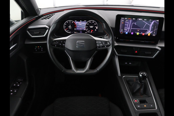 Seat Leon 1.0 TSI FR Launch Edition | Trekhaak | Stoelverwarming | Camera | Keyless | Adaptive cruise | Carplay | Dodehoek detectie | Navigatie | Park Assist | Climate control | Sfeerverlichting