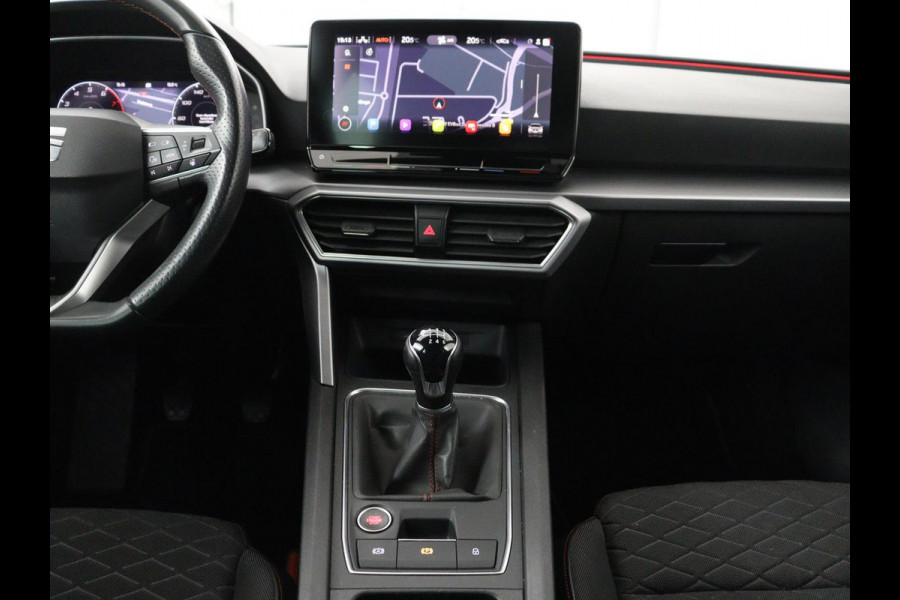 Seat Leon 1.0 TSI FR Launch Edition | Trekhaak | Stoelverwarming | Camera | Keyless | Adaptive cruise | Carplay | Dodehoek detectie | Navigatie | Park Assist | Climate control | Sfeerverlichting