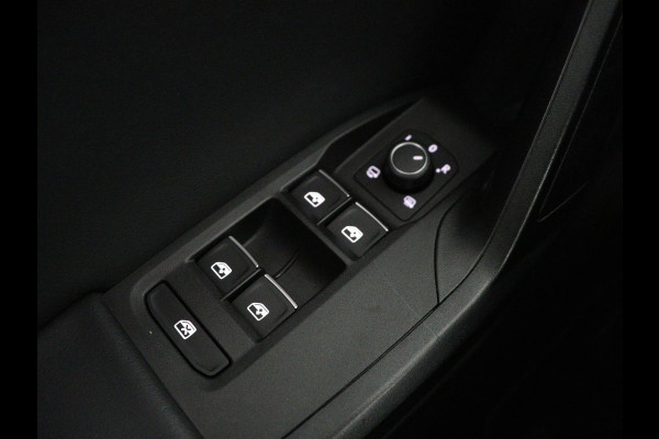 Seat Leon 1.0 TSI FR Launch Edition | Trekhaak | Stoelverwarming | Camera | Keyless | Adaptive cruise | Carplay | Dodehoek detectie | Navigatie | Park Assist | Climate control | Sfeerverlichting