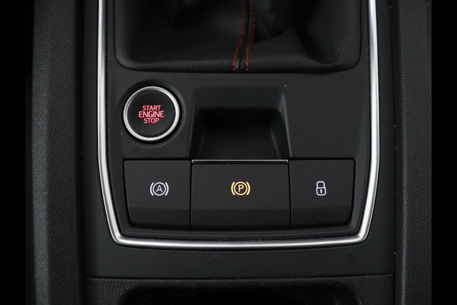 Seat Leon 1.0 TSI FR Launch Edition | Trekhaak | Stoelverwarming | Camera | Keyless | Adaptive cruise | Carplay | Dodehoek detectie | Navigatie | Park Assist | Climate control | Sfeerverlichting