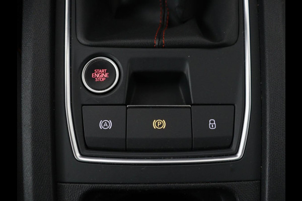 Seat Leon 1.0 TSI FR Launch Edition | Trekhaak | Stoelverwarming | Camera | Keyless | Adaptive cruise | Carplay | Dodehoek detectie | Navigatie | Park Assist | Climate control | Sfeerverlichting