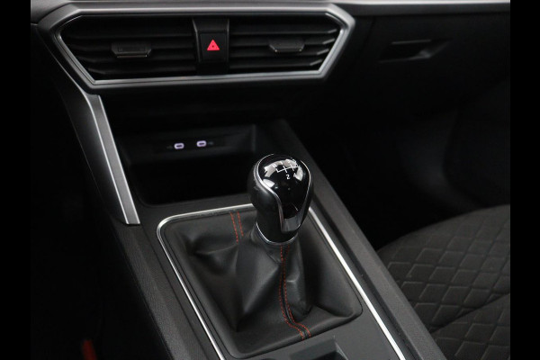 Seat Leon 1.0 TSI FR Launch Edition | Trekhaak | Stoelverwarming | Camera | Keyless | Adaptive cruise | Carplay | Dodehoek detectie | Navigatie | Park Assist | Climate control | Sfeerverlichting