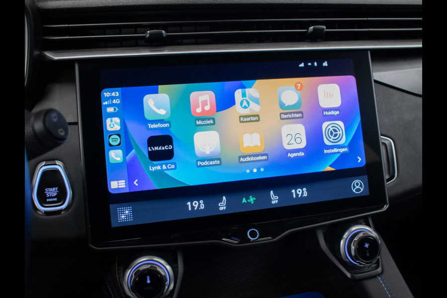 Lynk & Co 01 1.5 Sport (PANORAMADAK,APPLE CARPLAY,NAVI,CAMERA,360 VIEW,PDC,STOELVERWARMING,LED,GETINT,SPORTSTOELEN,LM VELGEN)