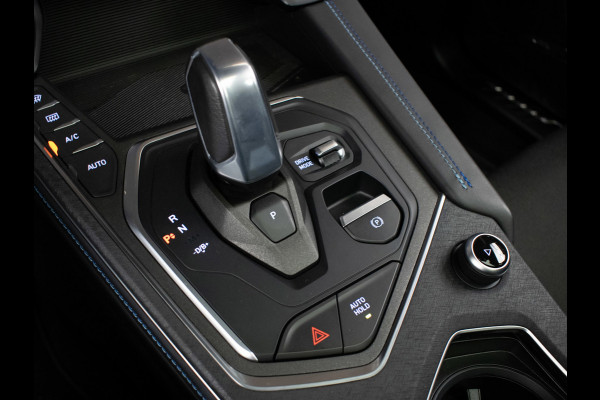 Lynk & Co 01 1.5 Sport (PANORAMADAK,APPLE CARPLAY,NAVI,CAMERA,360 VIEW,PDC,STOELVERWARMING,LED,GETINT,SPORTSTOELEN,LM VELGEN)